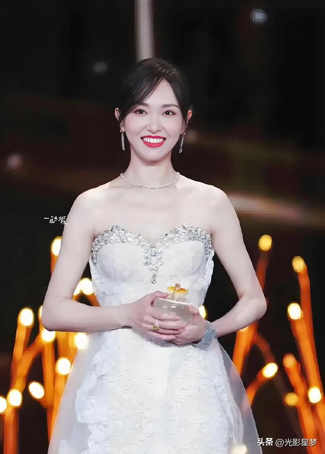 惊艳！内地最美二十女星美照大赏-7.jpg