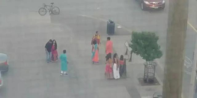 印度裔移民在加拿大游行，竟然高喊“加拿大是我们的国家”，真傲-9.jpg