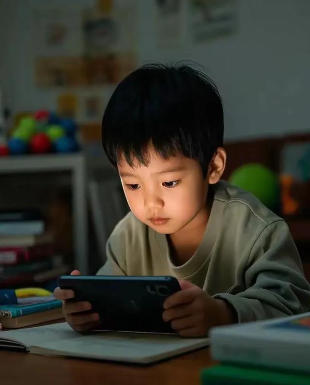 今日头条爆款文章：一部手机对孩子的影响！是好是坏您怎么看？-8.jpg