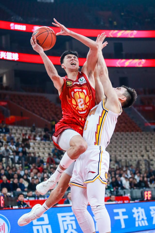 #（体育）篮球——CBA常规赛：山西汾酒胜深圳马可波罗-15.jpg