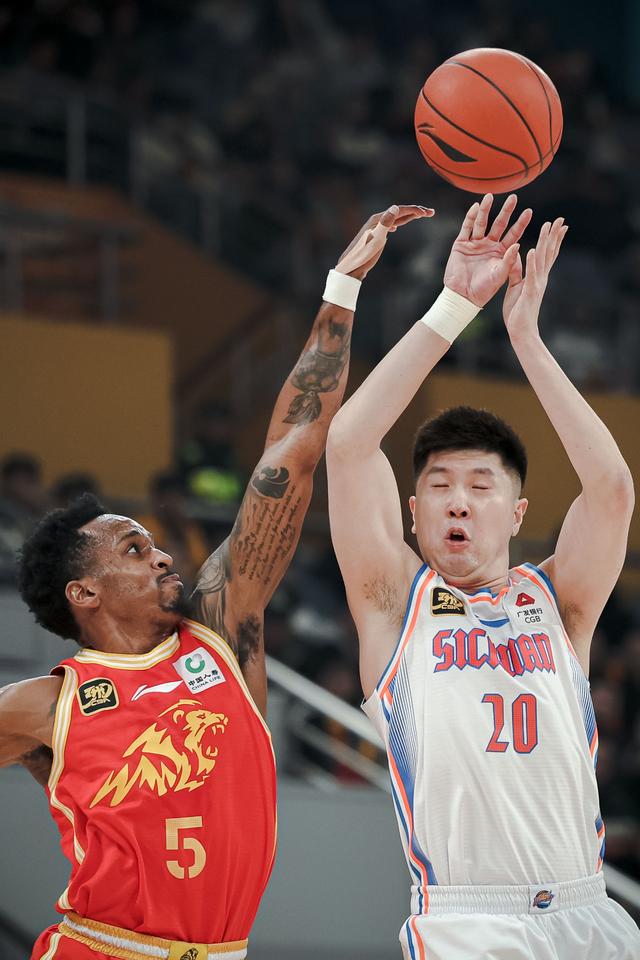 （体育）篮球——CBA常规赛：浙江方兴渡对阵四川丰谷酒业-5.jpg