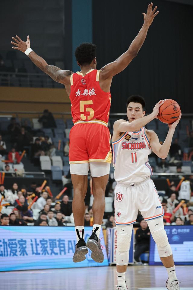 （体育）篮球——CBA常规赛：浙江方兴渡对阵四川丰谷酒业-6.jpg