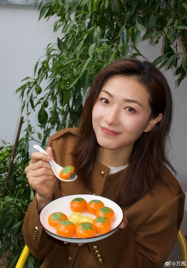 美女明星-3.jpg