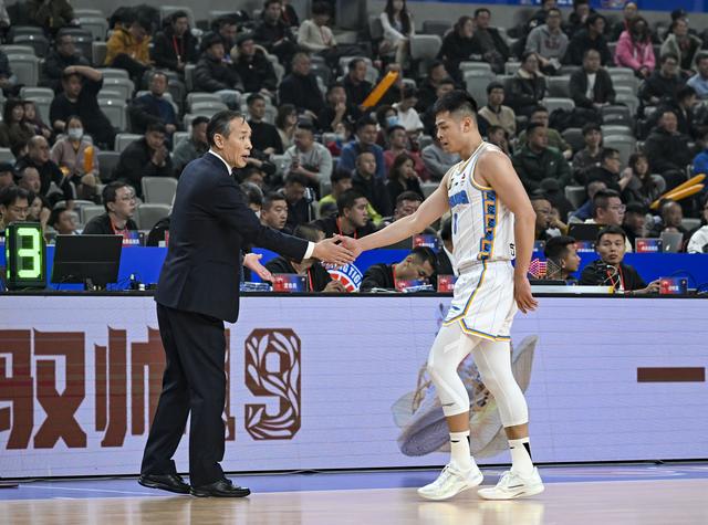 （体育）篮球——CBA常规赛：新疆伊力特胜北京北汽-8.jpg