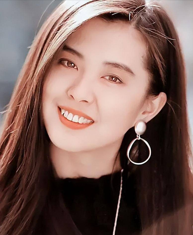 不工作不拍戏，在温哥华住16年的王祖贤，她的收入都是从何而来？-3.jpg