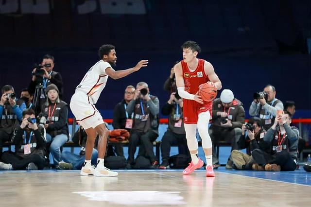 CBA排名一晚大变！新疆上升4名，辽宁第8广东第9，大黑马降到第3-4.jpg