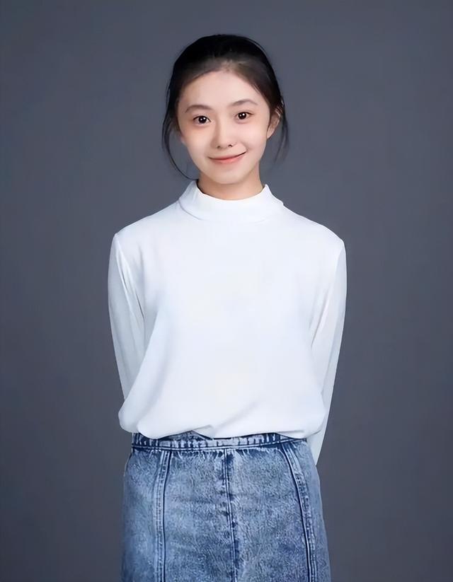 被央媒怒批，目不识丁、德不配位，这几位“文盲”明星凭什么走红-21.jpg