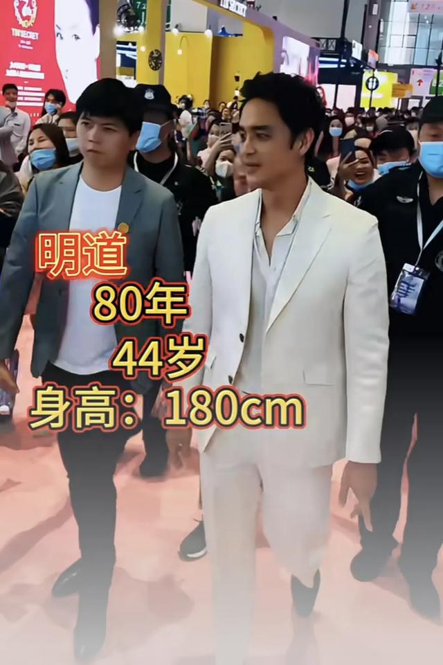 盘点十位男明星在娱乐圈的真实状态-6.jpg