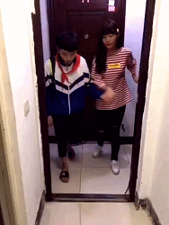 哈哈大笑，搞笑动图，你能看到第几张保持不笑，此门为谁开？-38.jpg