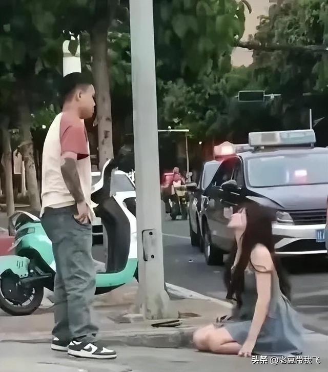 哈哈大笑，搞笑动图，你能看到第几张保持不笑，此门为谁开？-50.jpg