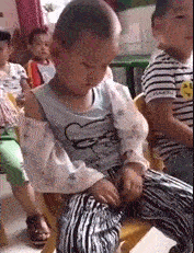 哈哈一笑，搞笑动图，这条路应该挺贵啊-8.jpg
