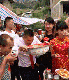 哈哈一笑，搞笑动图，这条路应该挺贵啊-45.jpg