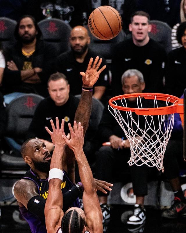篮球——NBA常规赛：火箭胜湖人-12.jpg