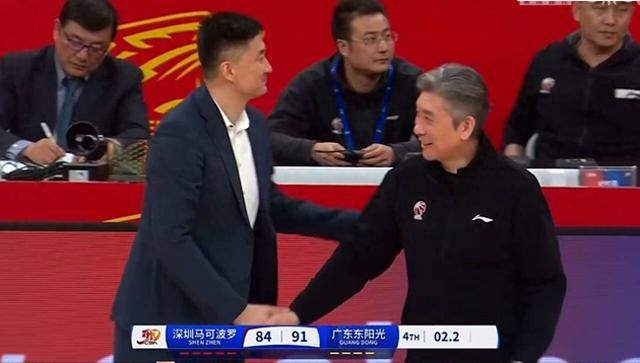 广东险胜深圳！徐杰关键抛投，小外40+14，没想到他打这么好-1.jpg