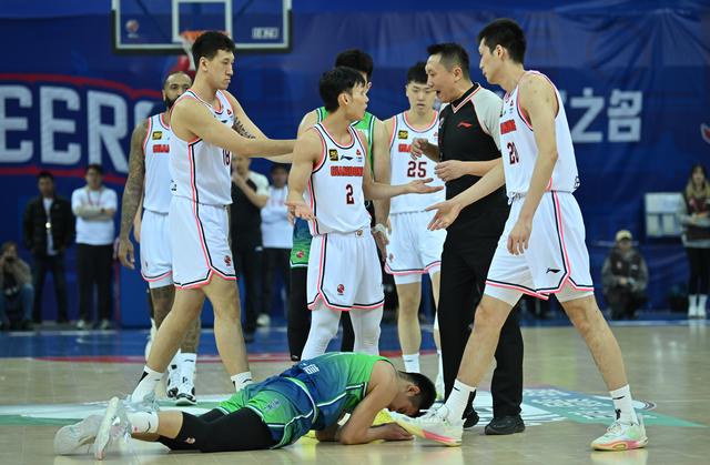 （体育）篮球——CBA常规赛：天津先行者不敌广东东阳光-7.jpg