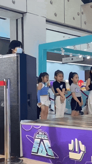 笑一笑，50张搞笑动图：你知道这是什么成语吗？-24.jpg