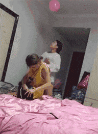 笑一笑，50张搞笑动图：你知道这是什么成语吗？-37.jpg