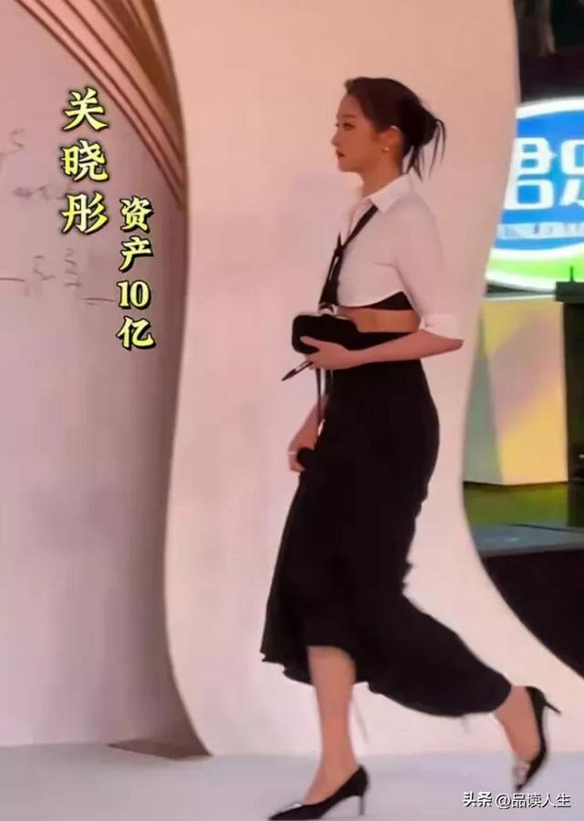 演艺圈十位女明星资产，个个美若天仙都还是富婆，大家喜欢哪一位-5.jpg