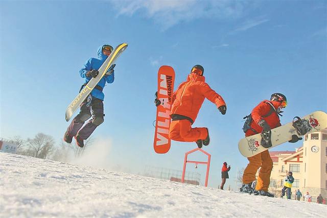 2025全省两会特别报道 两会头条丨立足冰雪资源禀赋 夯实后备人才储备-3.jpg