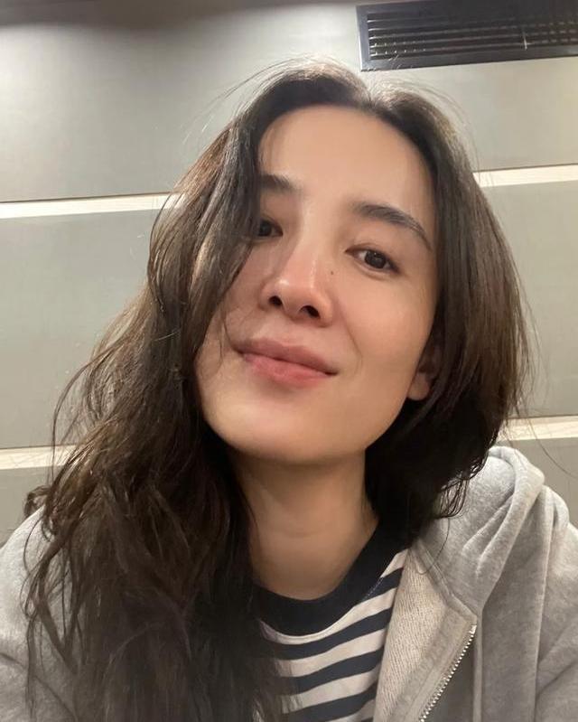 明星素颜无滤镜生图，谁是天生明星脸，谁又是资本强捧，一目了然-5.jpg