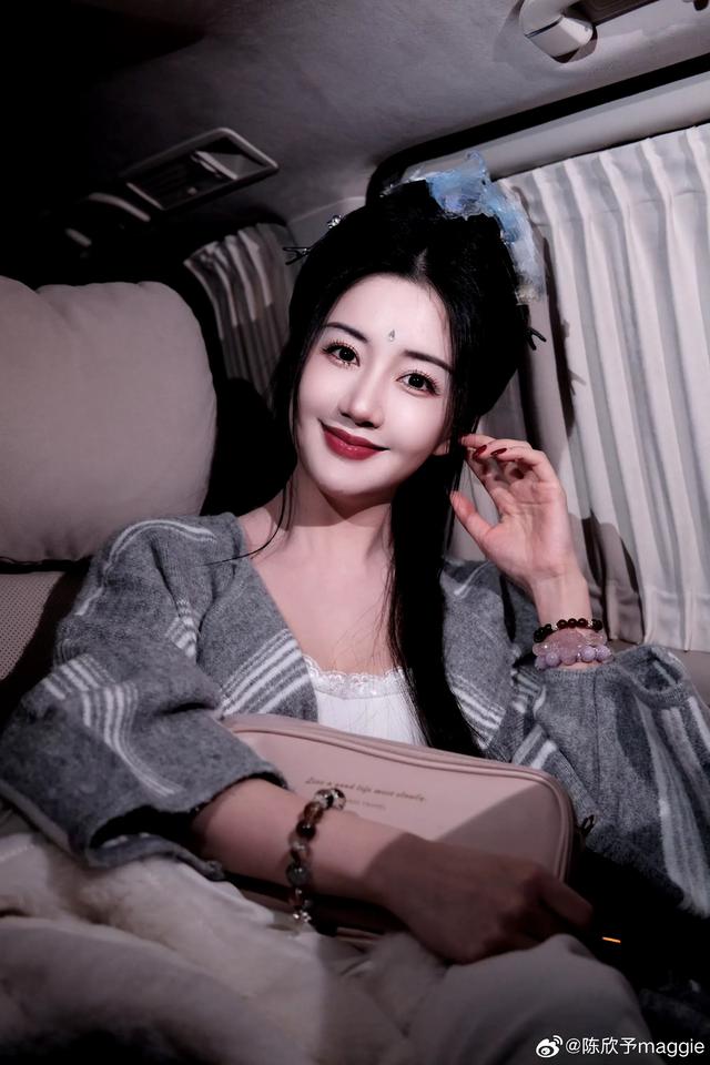 美女明星-4.jpg