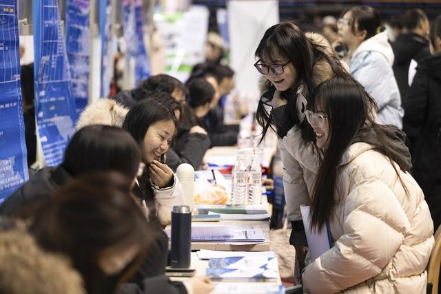 新华全媒头条丨跃上新台阶 奋进新航程——透视2024年中国经济成绩单-2.jpg