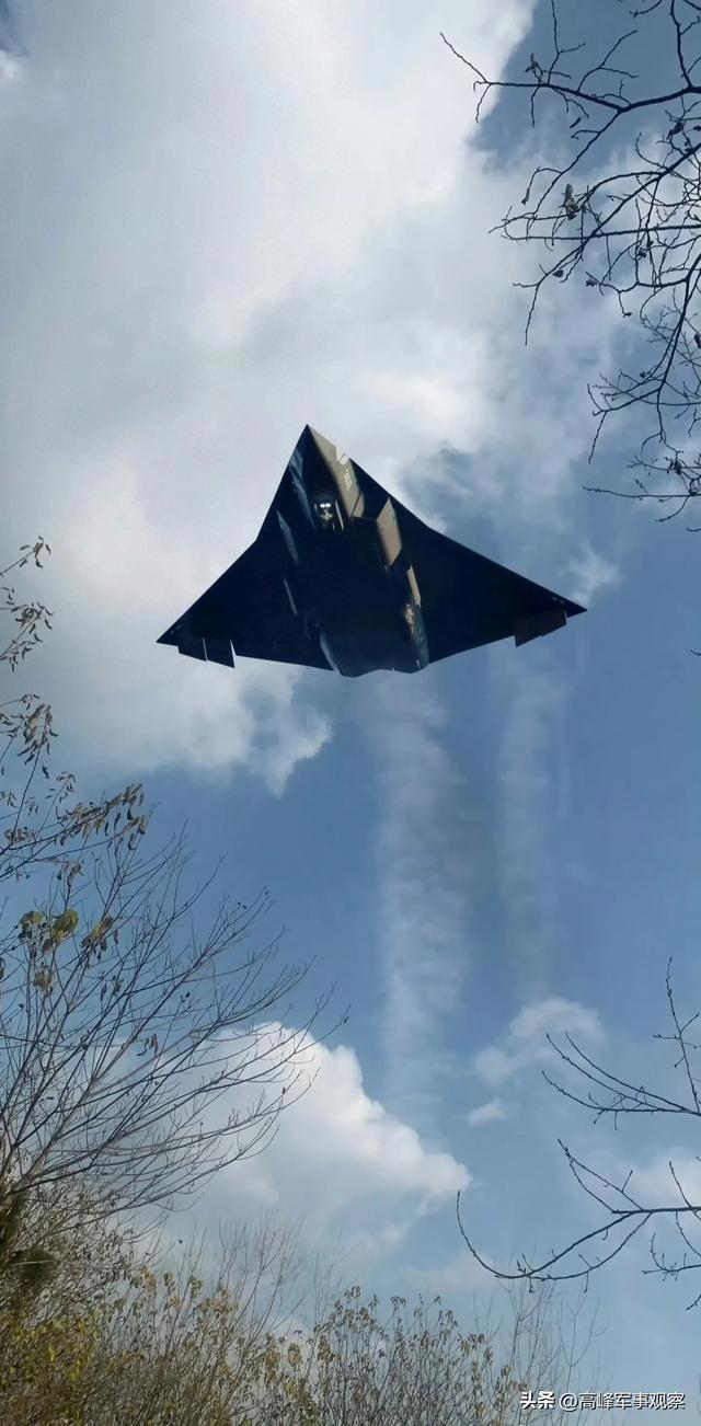 歼-36标配？中国新型空射导弹做最后测试：美军B-21轰炸机的克星-1.jpg