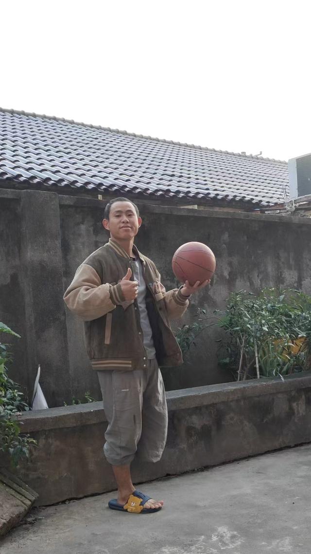 何以明亮？篮球点亮！-2.jpg