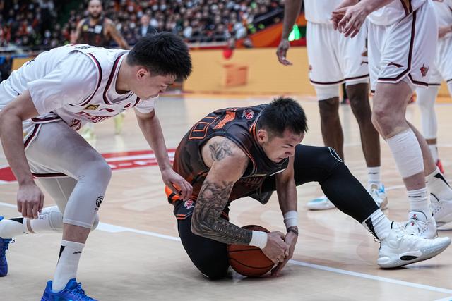 （体育）篮球——CBA常规赛：山东高速胜浙江稠州金租-2.jpg