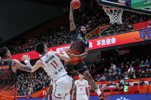 （体育）篮球——CBA常规赛：山东高速胜浙江稠州金租-5.jpg