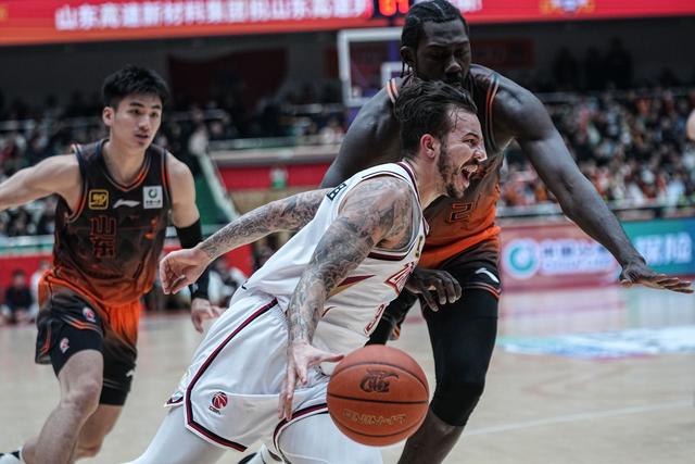 （体育）篮球——CBA常规赛：山东高速胜浙江稠州金租-7.jpg