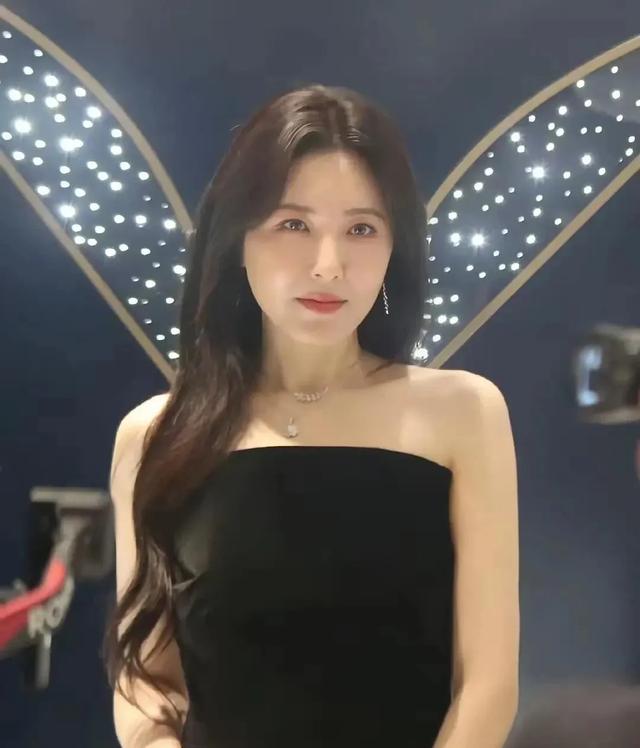 明星无滤镜下的真实容颜，残酷的娱乐圈，她们的真实状态如何？-17.jpg