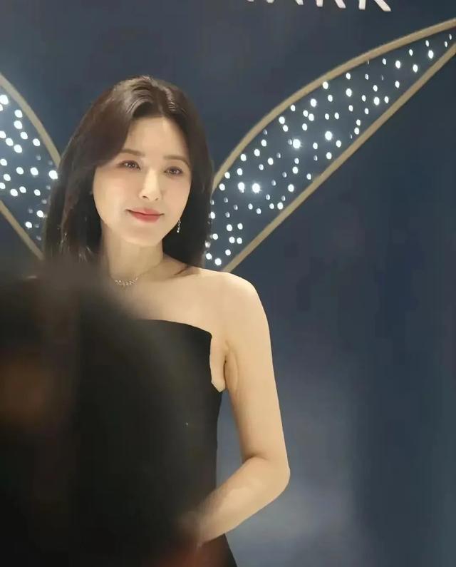 明星无滤镜下的真实容颜，残酷的娱乐圈，她们的真实状态如何？-18.jpg