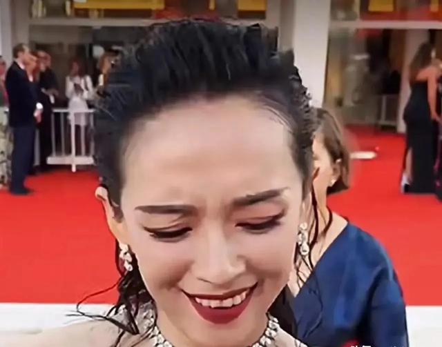 明星无滤镜下的真实容颜，残酷的娱乐圈，她们的真实状态如何？-28.jpg