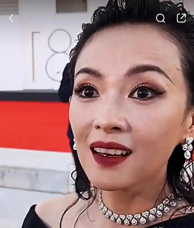 明星无滤镜下的真实容颜，残酷的娱乐圈，她们的真实状态如何？-29.jpg
