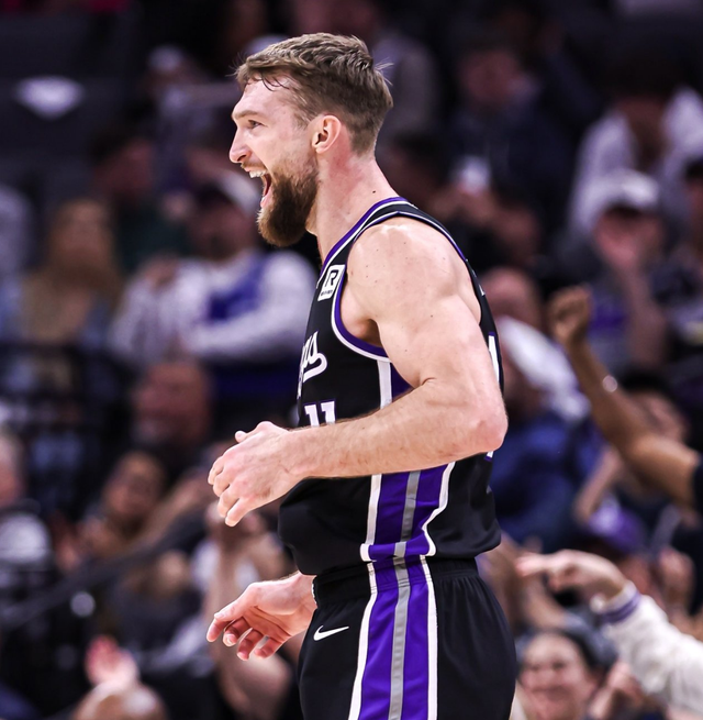 结束5连胜！格林28+5丢绝平三分火箭惜败国王 休城三少空砍69+25-7.jpg