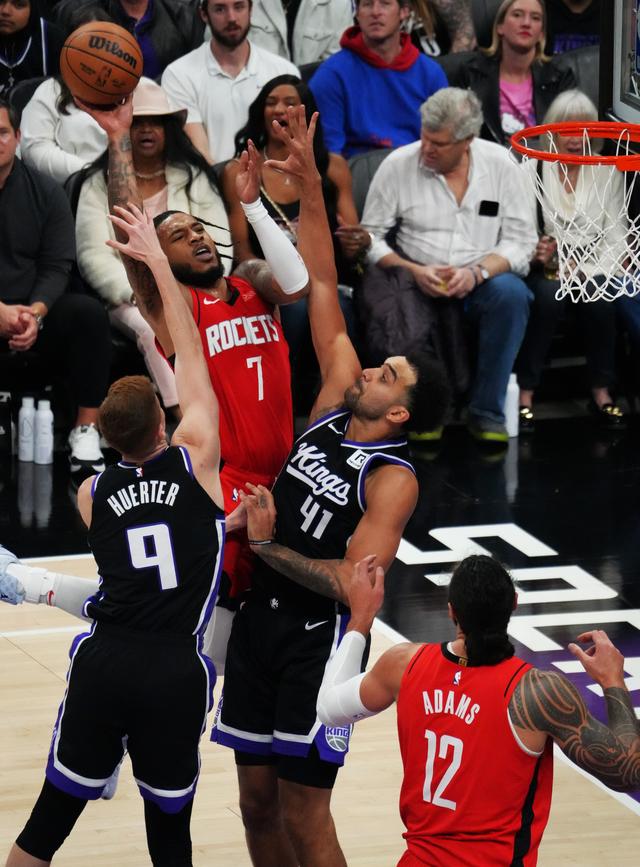 （体育）篮球——NBA常规赛：国王胜火箭-1.jpg