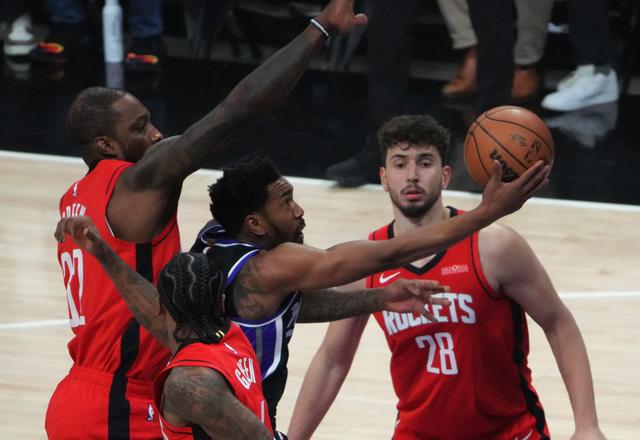 （体育）篮球——NBA常规赛：国王胜火箭-2.jpg