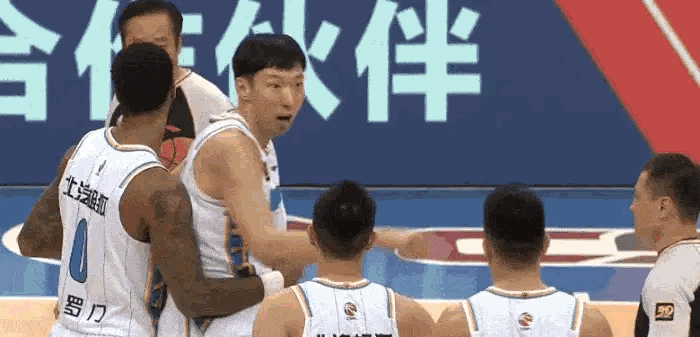 CBA最新战况汇总！排名一夜又大变：北京跌了又跌，青岛成赢家-7.jpg