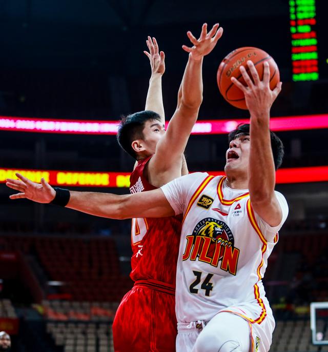 #（体育）篮球——CBA常规赛：深圳马可波罗胜九台农商银行-7.jpg