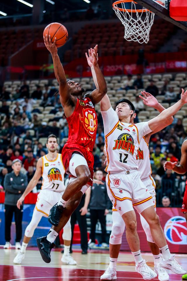 #（体育）篮球——CBA常规赛：深圳马可波罗胜九台农商银行-8.jpg