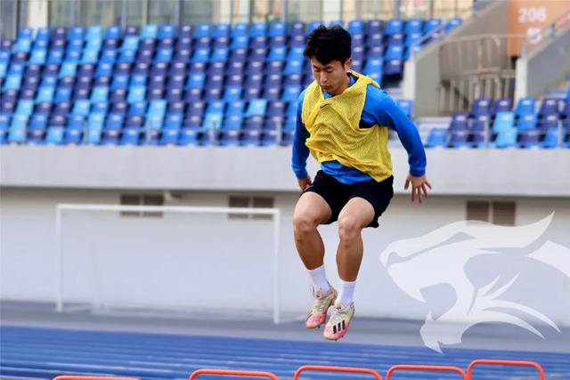 武汉三镇阵容逐渐稳定，生存问题基本得到解决-4.jpg