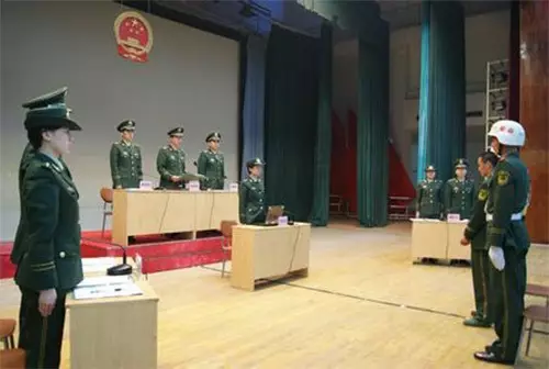 军改前海空军都有军事法院，为何陆军却没有？18个集团军归谁管？-5.jpg