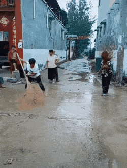每天一笑，50张搞笑动图：这么低矮的山，为何不推平呢？-11.jpg