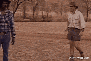 每天一笑，50张搞笑动图：这么低矮的山，为何不推平呢？-19.jpg
