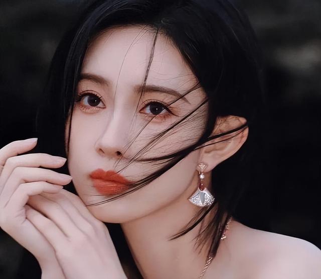 自我感觉良好的八位明星，没人捧场翻车不断，真的是既尴尬又心酸-16.jpg