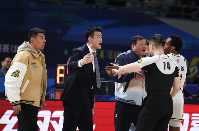 （体育）篮球——CBA常规赛：北京北汽不敌浙江方兴渡-10.jpg