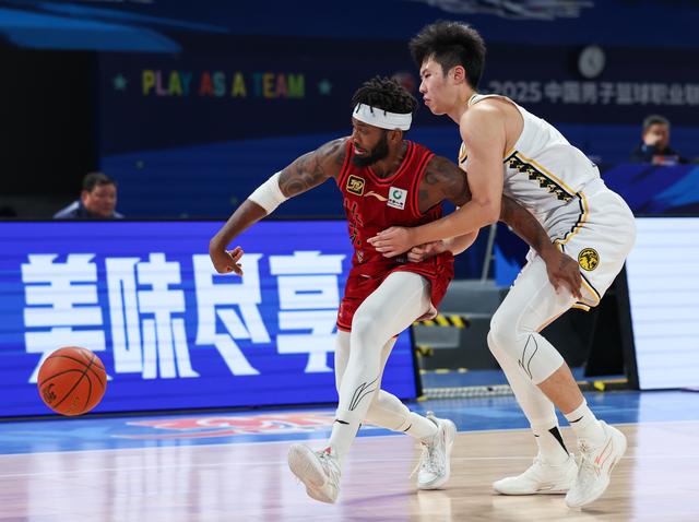 （体育）篮球——CBA常规赛：北京北汽不敌浙江方兴渡-12.jpg