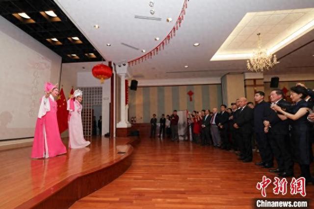 中国驻加拿大使馆举办“温暖迎春·共庆中国年”春节招待会-1.jpg