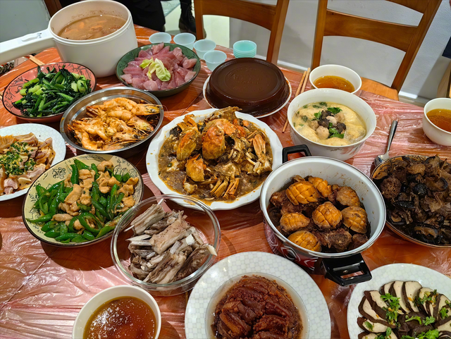 明星家年夜饭总结：有人简单有人丰盛，但还是吴奇隆家最有特色-7.jpg